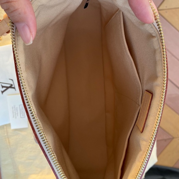 Louis Vuitton Siracusa PM - Picture 15 of 17